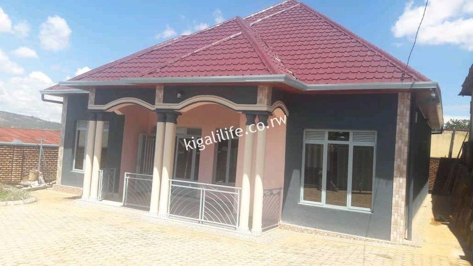 4 Bedrooms house for rent in Kanombe at 250k